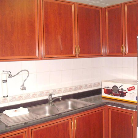 Abu Dhabi Plaza Hotel Apartments Экстерьер фото