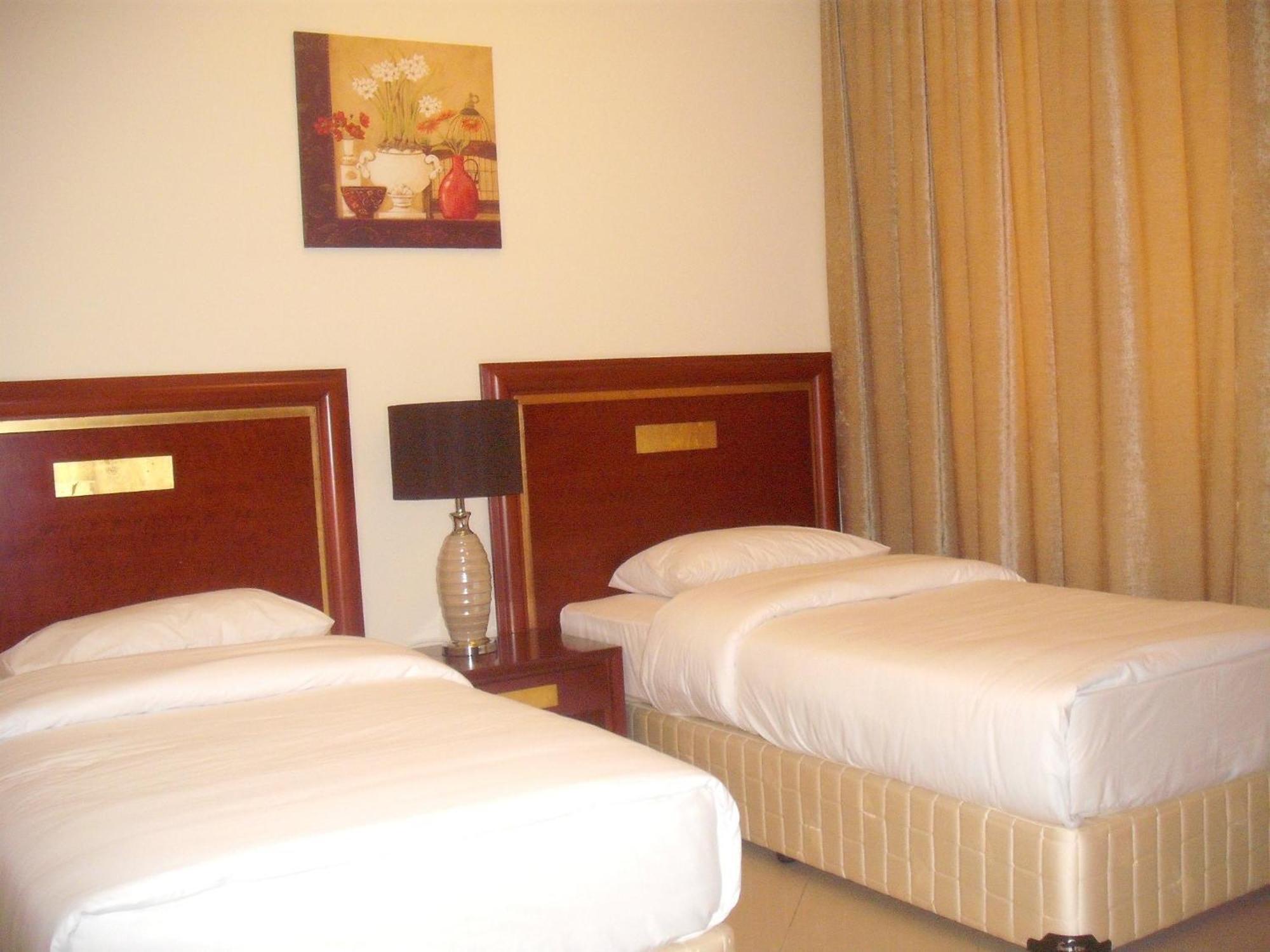 Abu Dhabi Plaza Hotel Apartments Экстерьер фото