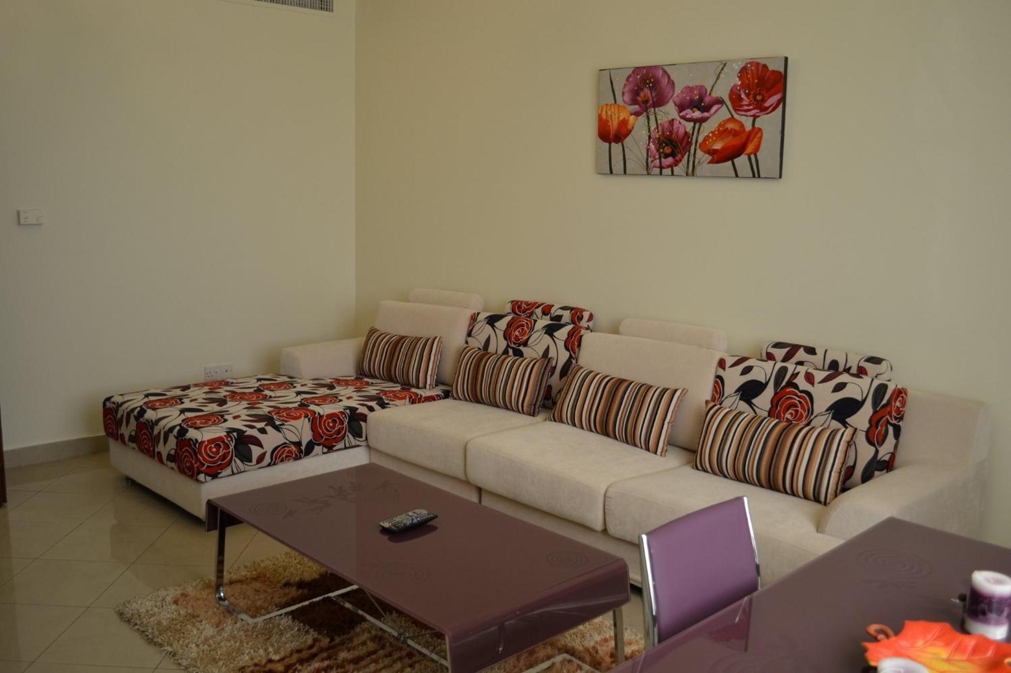 Abu Dhabi Plaza Hotel Apartments Экстерьер фото