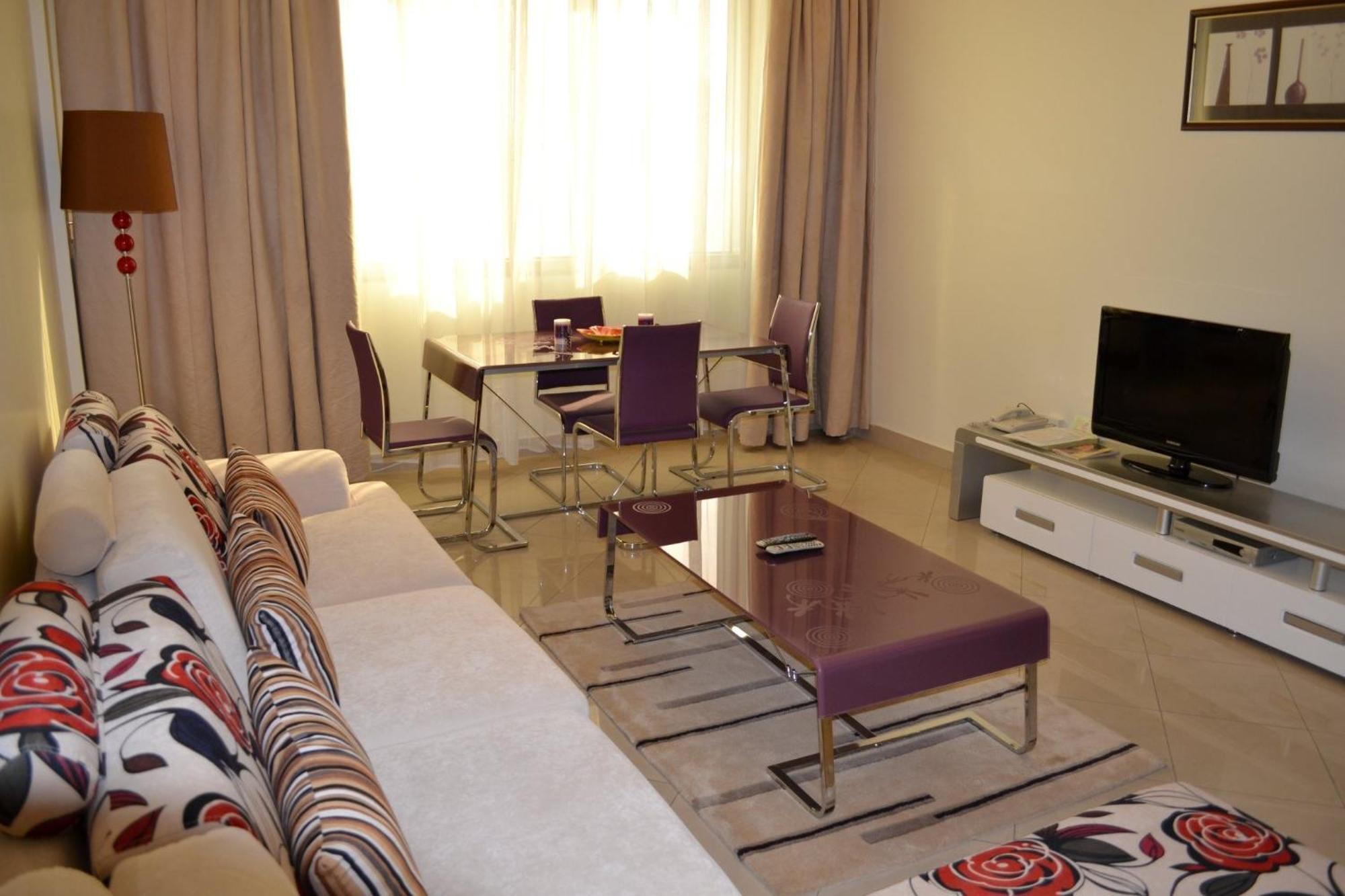 Abu Dhabi Plaza Hotel Apartments Экстерьер фото