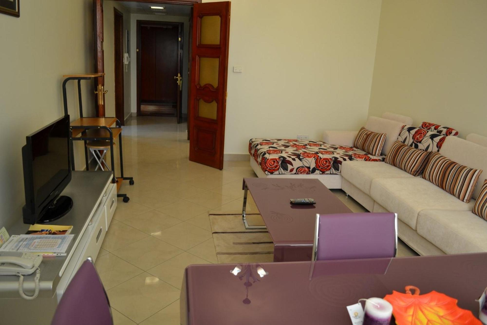 Abu Dhabi Plaza Hotel Apartments Экстерьер фото