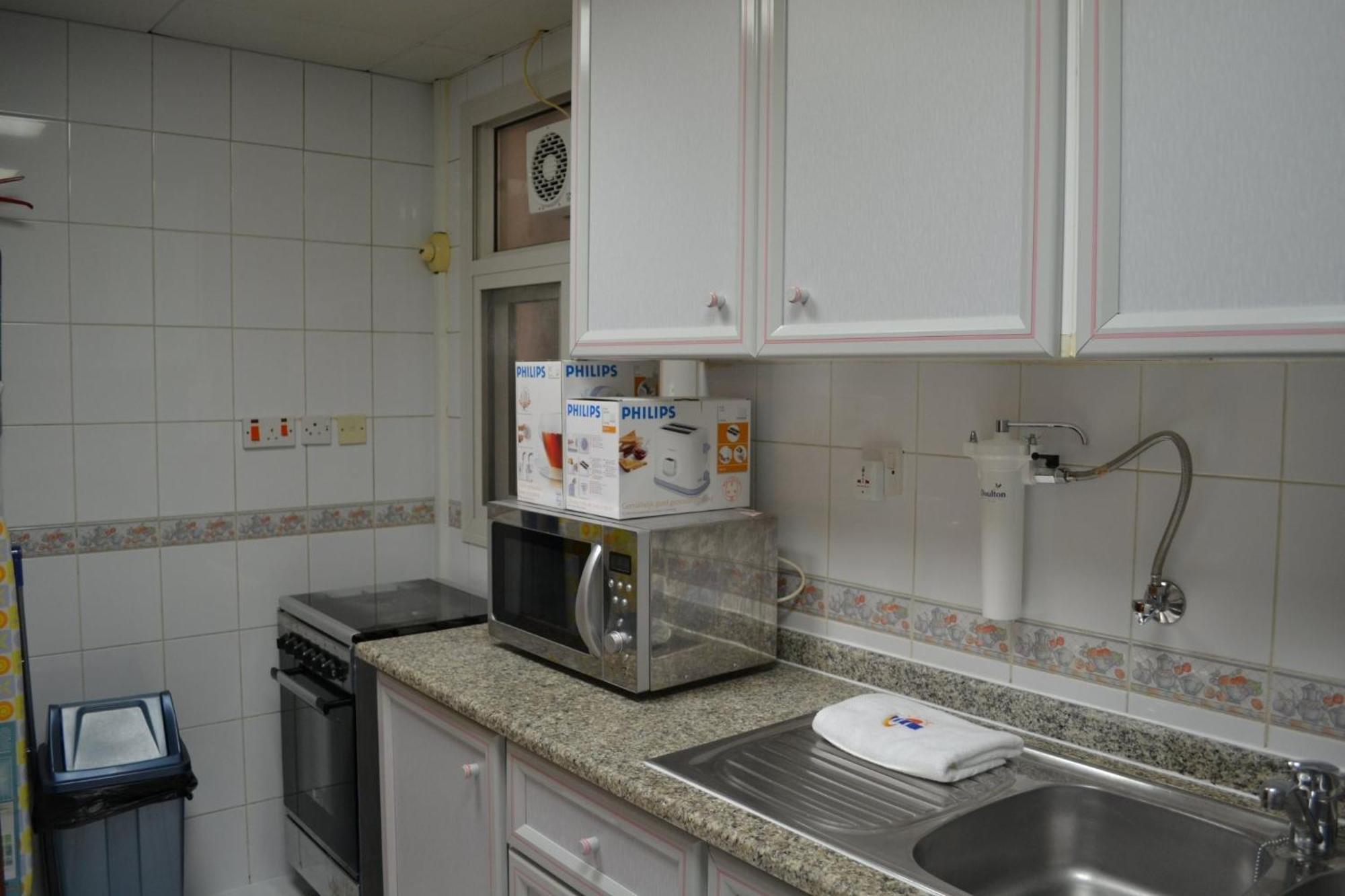 Abu Dhabi Plaza Hotel Apartments Экстерьер фото