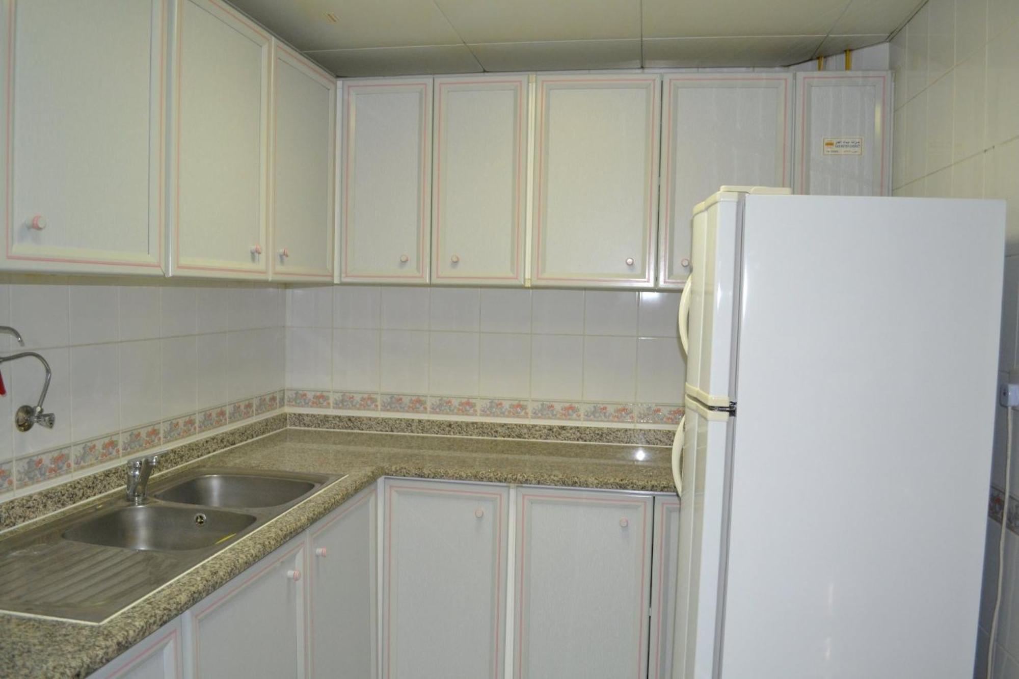 Abu Dhabi Plaza Hotel Apartments Экстерьер фото
