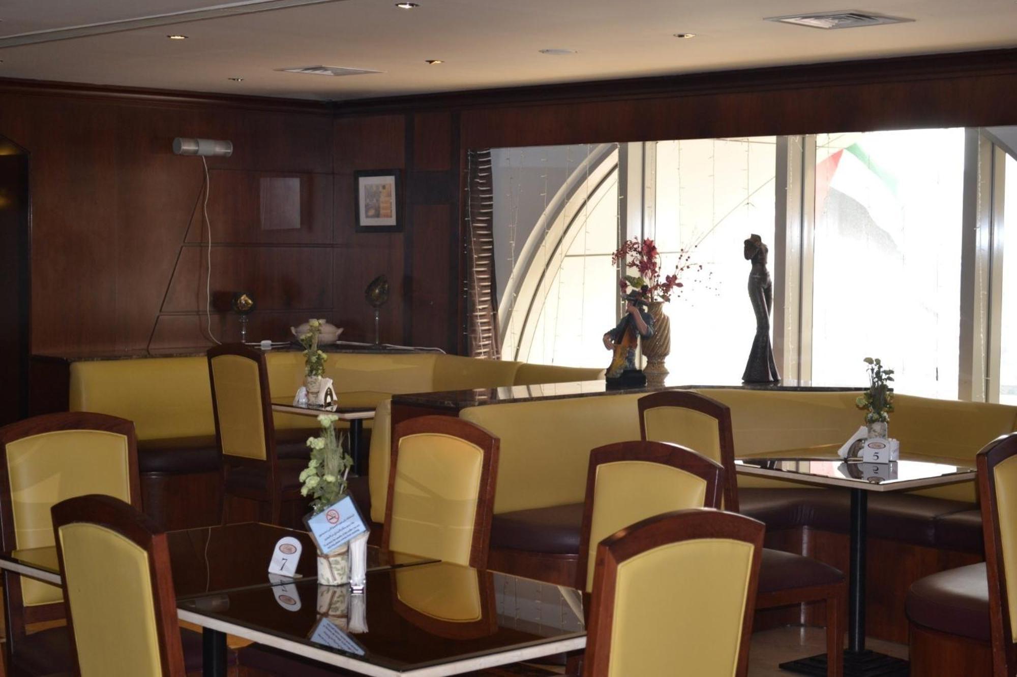 Abu Dhabi Plaza Hotel Apartments Экстерьер фото