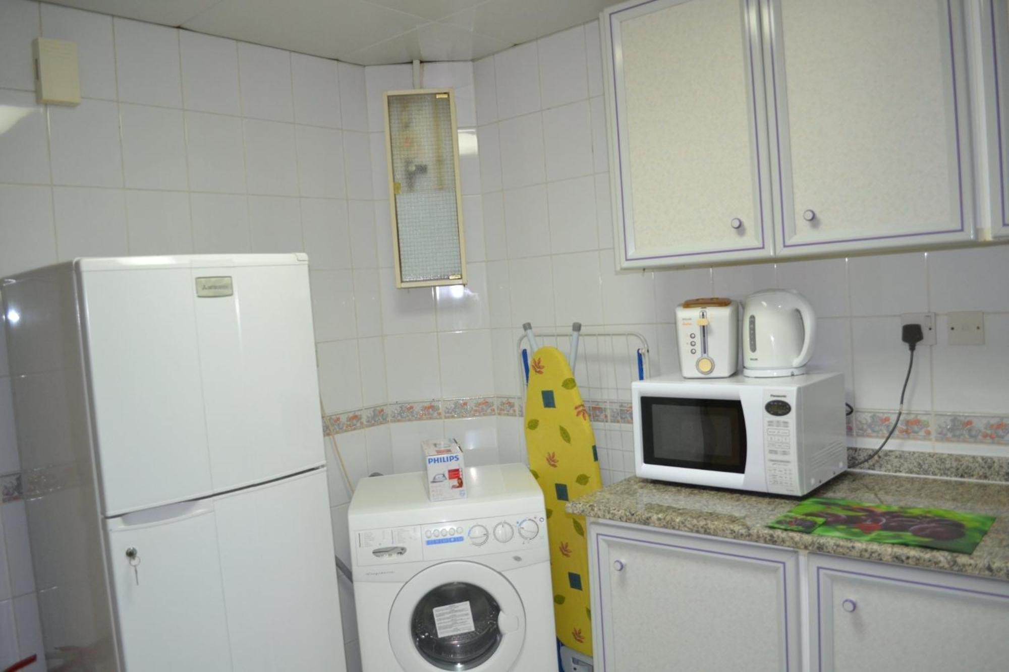 Abu Dhabi Plaza Hotel Apartments Экстерьер фото