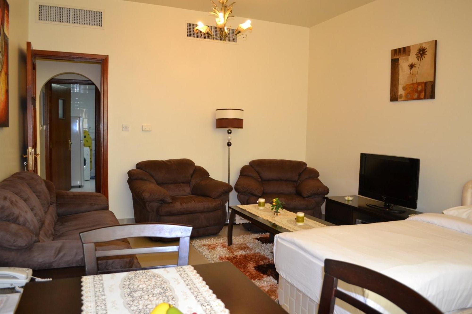 Abu Dhabi Plaza Hotel Apartments Экстерьер фото