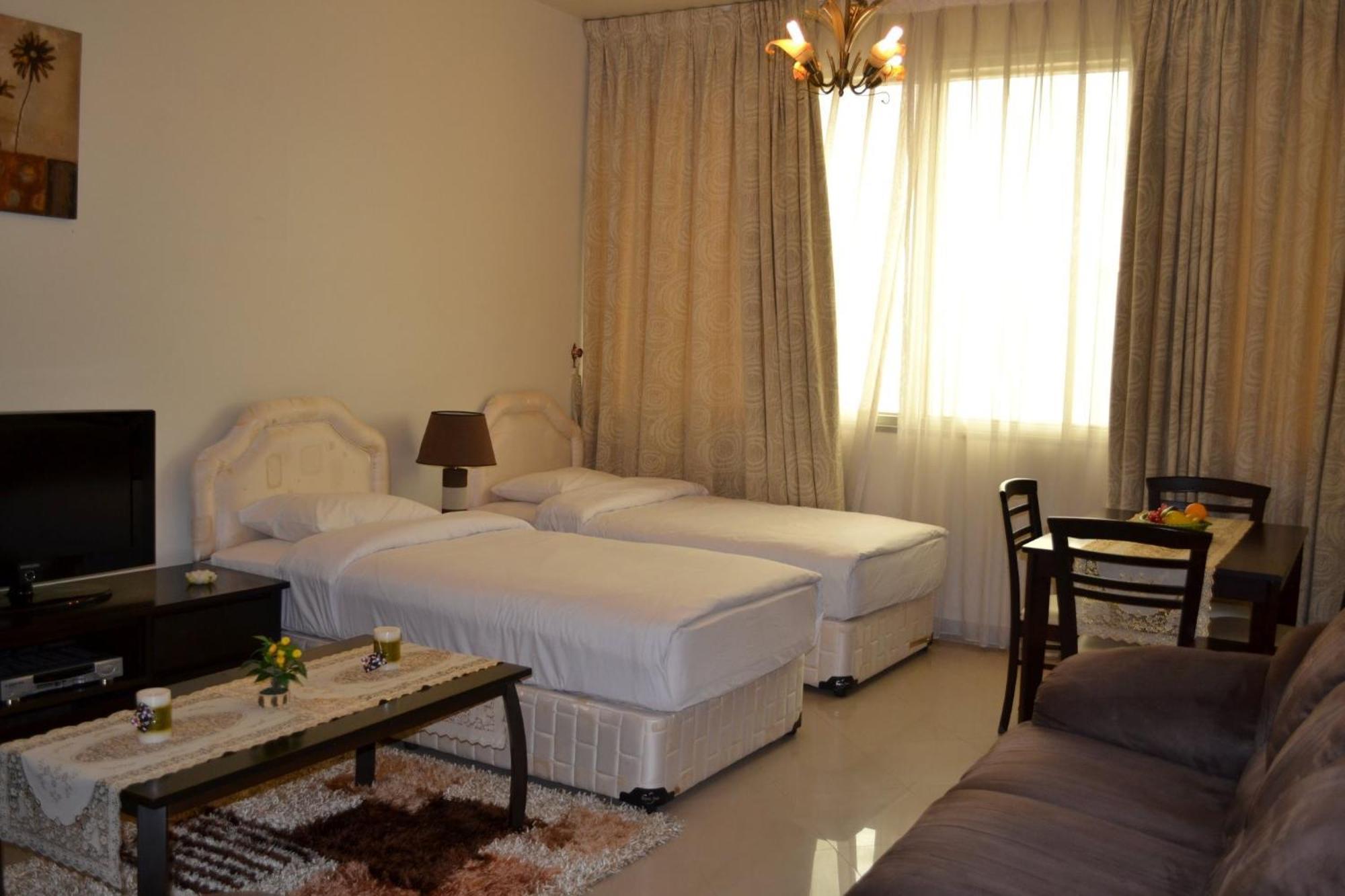 Abu Dhabi Plaza Hotel Apartments Экстерьер фото
