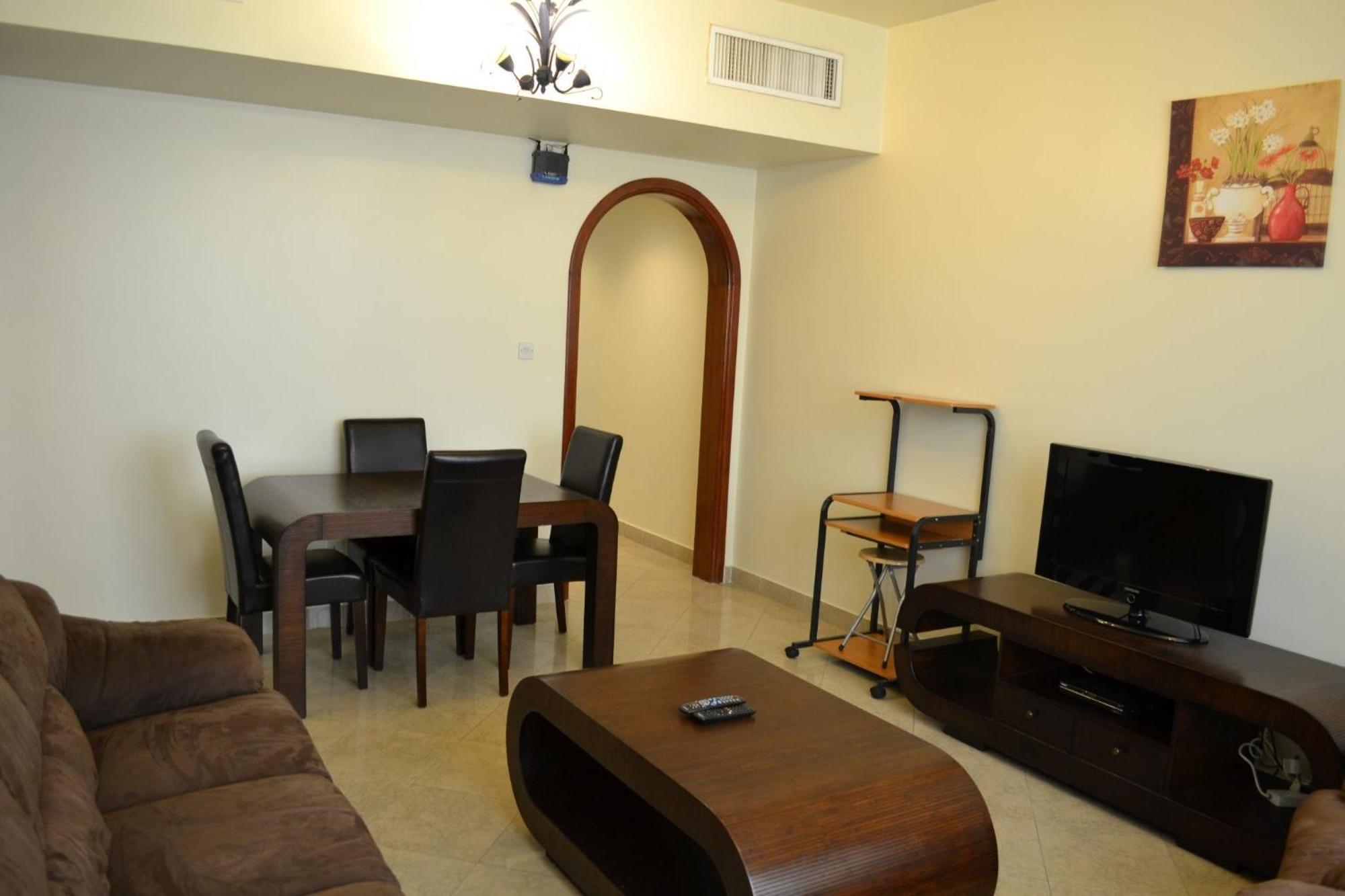 Abu Dhabi Plaza Hotel Apartments Экстерьер фото