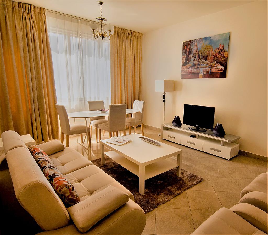 Abu Dhabi Plaza Hotel Apartments Экстерьер фото